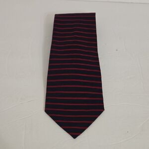 Gucci Navy Blue and Red Striped Tie